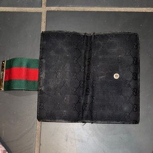 Gucci Black Wallet with Signature Stripe